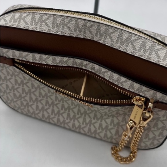 MICHAEL KORS LARGE EW ZIP CHAIN CROSSBODY BAG VANILLA - Picture 8 of 8
